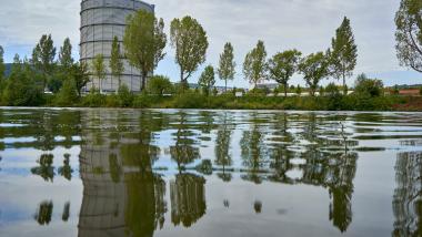 Gastank am Neckar Fluss in Stuttgart, Gaisburg (Shutterstock)